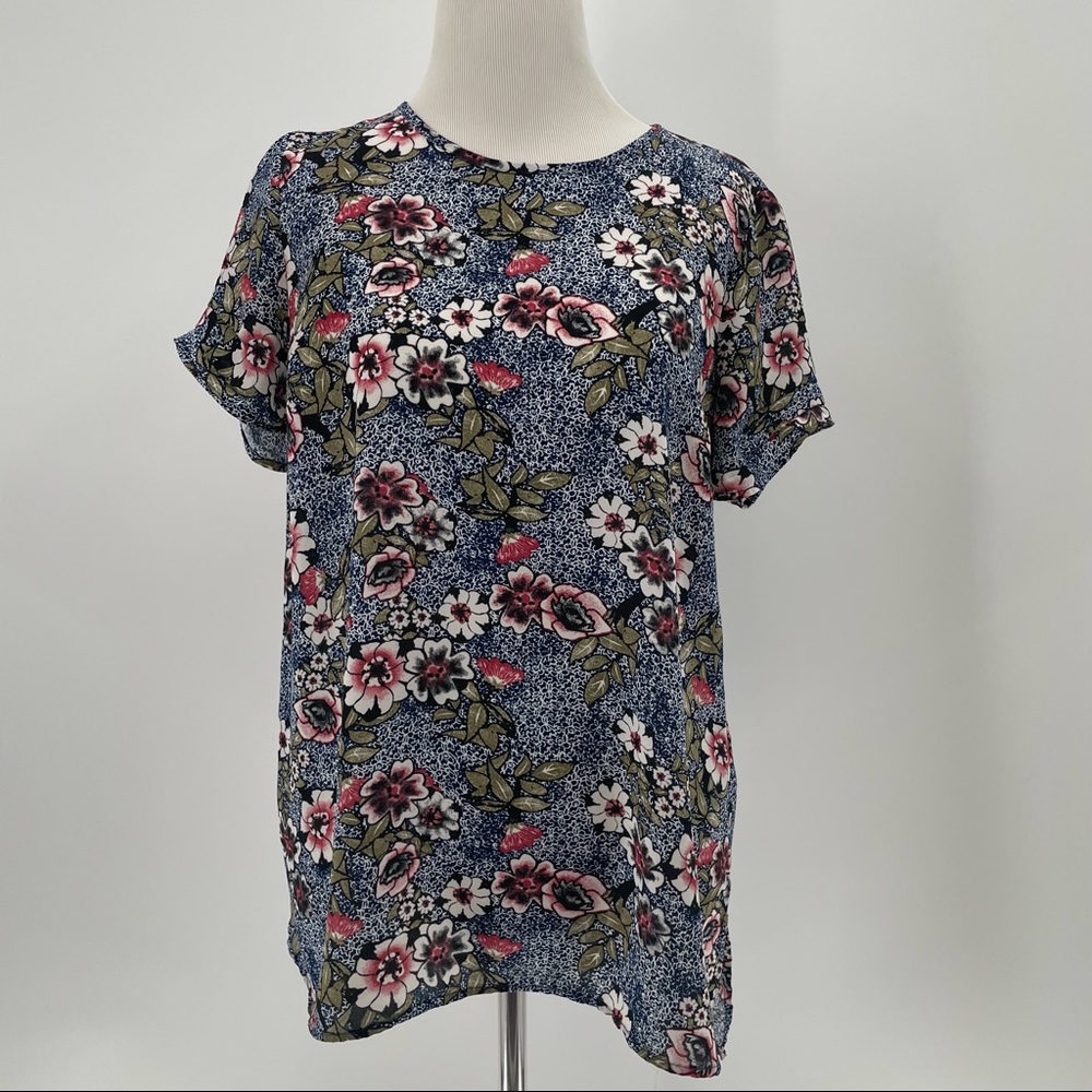 DR2 Woman’s Floral Blouse